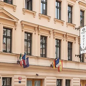 Augustus Et Otto Otel Prag