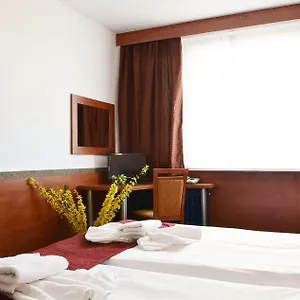 olympik-tristar.praguehotelsweb.com/